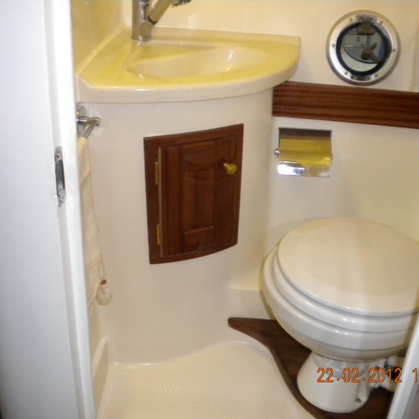 850CC Cabin Cruiser – Euro Boat 850CC Tuvalet - Euro Boat