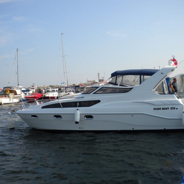850cc-24 850CC Cabin Cruiser - Euro Boat