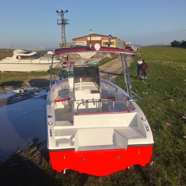 600 Center Console 2019